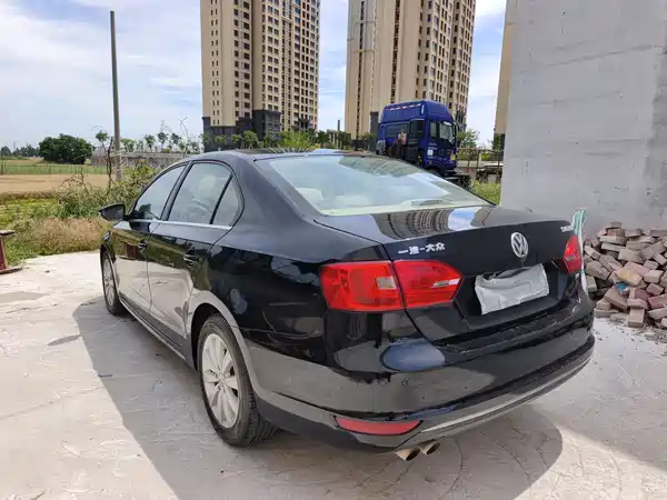 Volkswagen Sagitar 2014