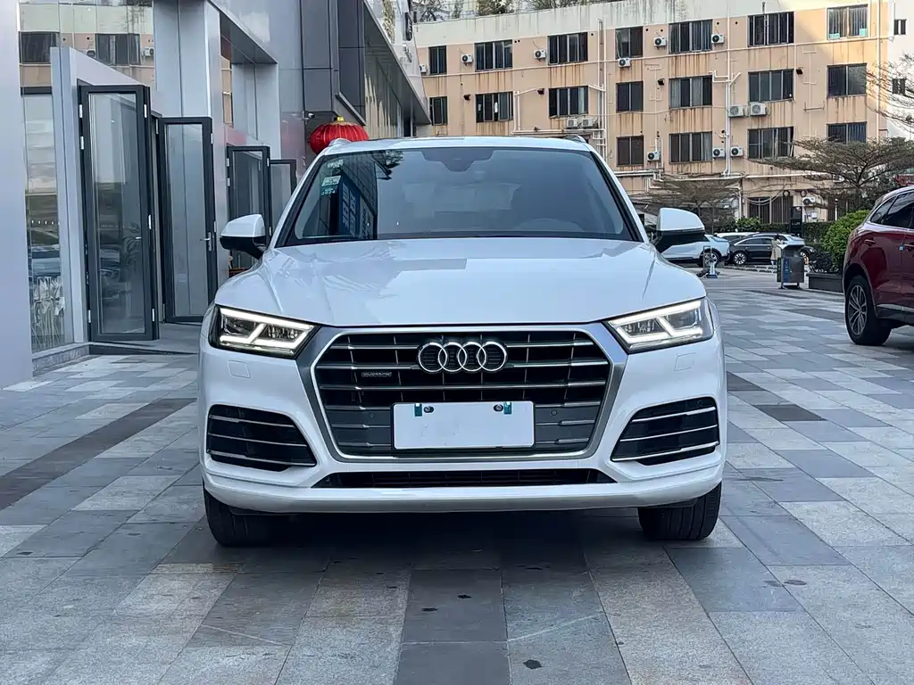 Audi Q5L 2019 — фото 22