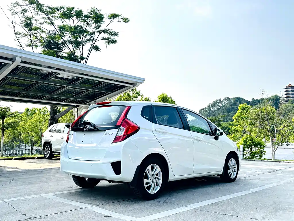 Honda Fit 2016 — фото 6