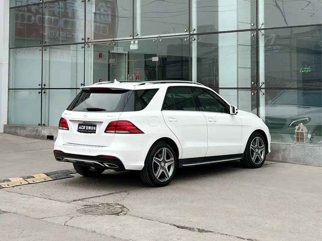 Mercedes-Benz GLE 2016