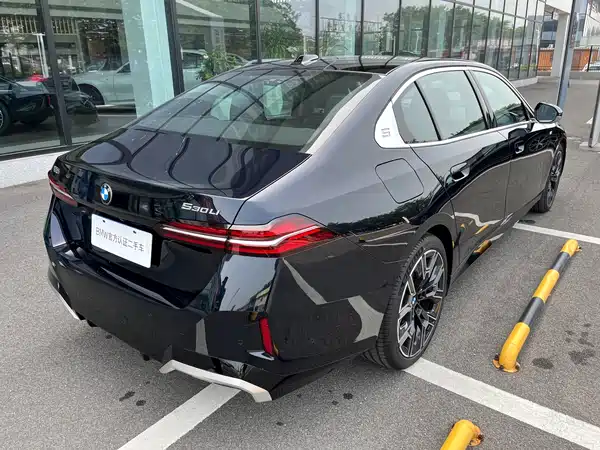 BMW 5 Series 2025