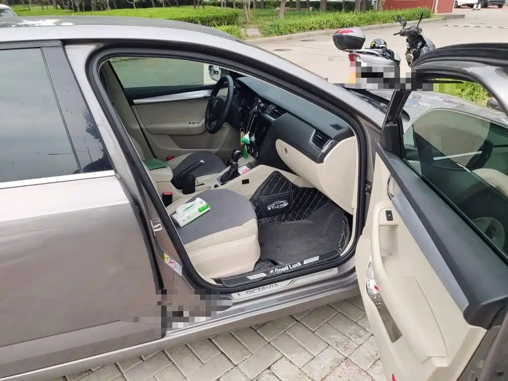 Skoda Octavia 2015 — фото 19