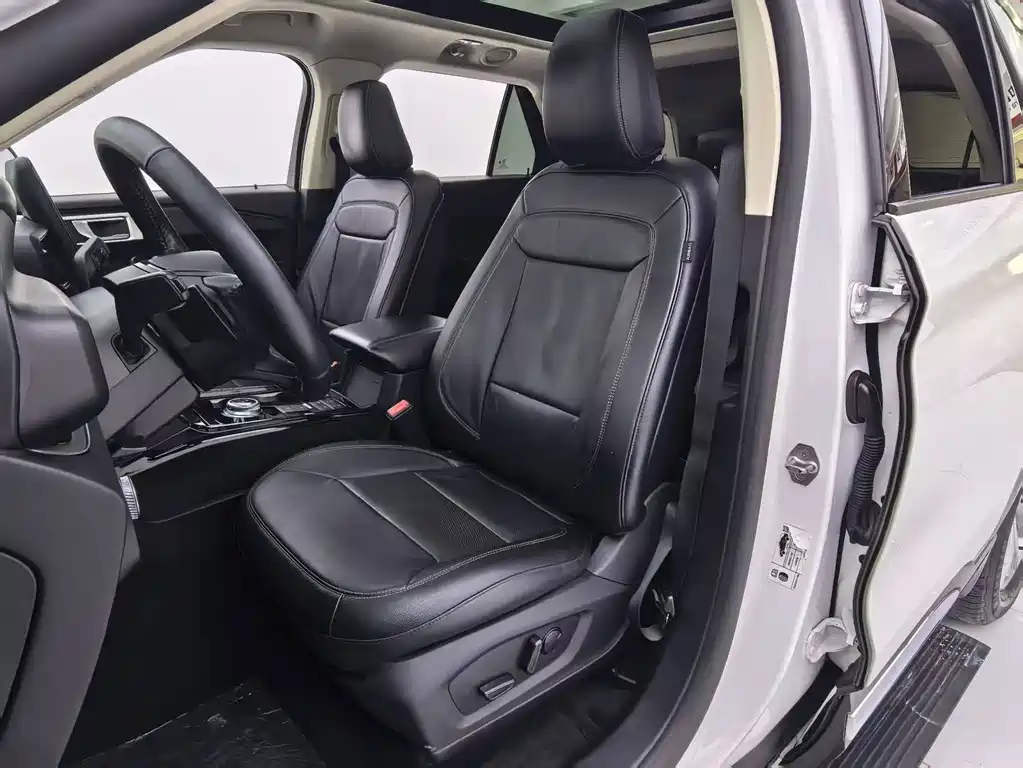 Ford Explorer 2021 — фото 20