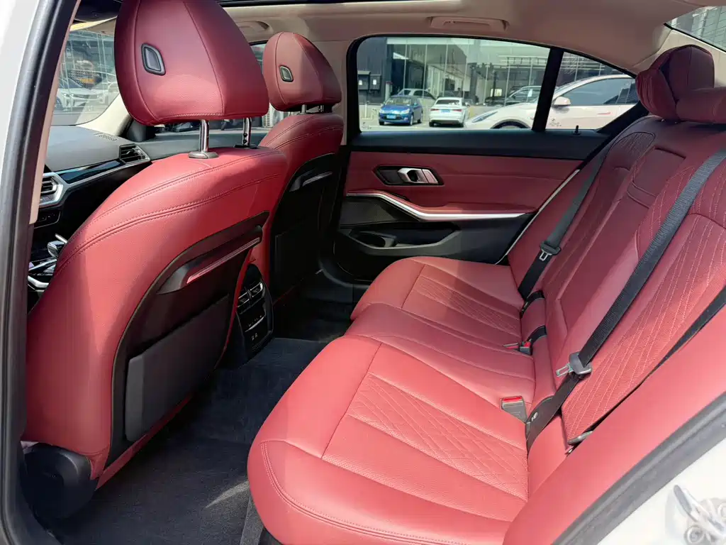 BMW 3 Series 2022 — фото 10
