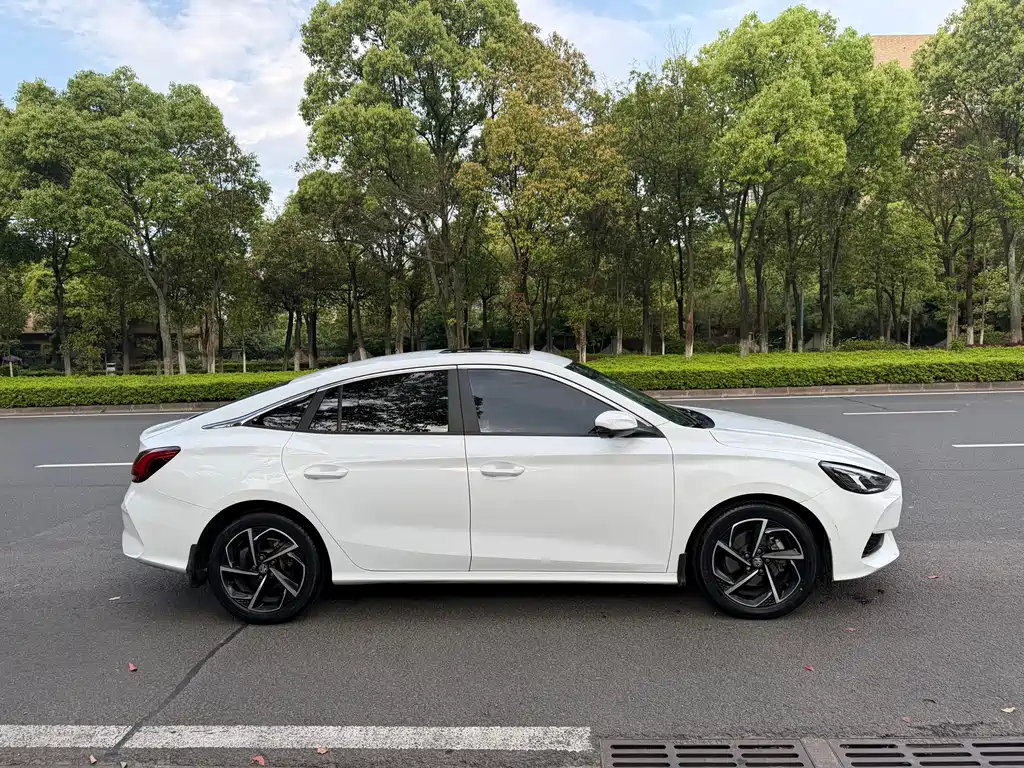 MG MG5 2023