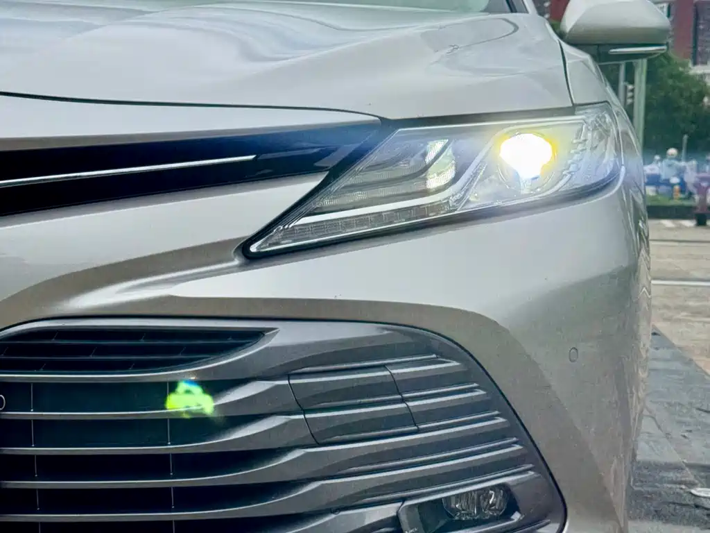 Toyota Camry 2019 — фото 13