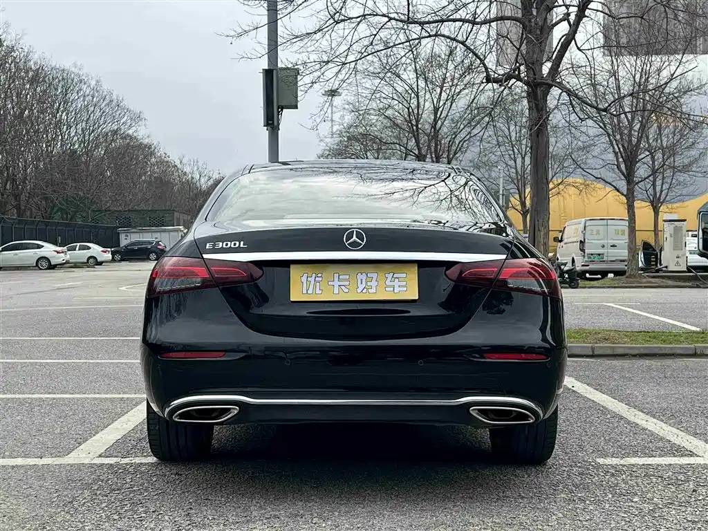 Mercedes-Benz E-Class 2022
