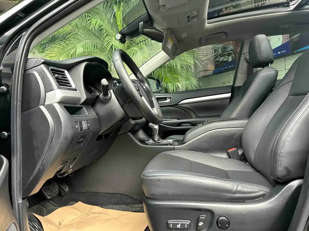 Toyota Highlander 2020 — фото 12
