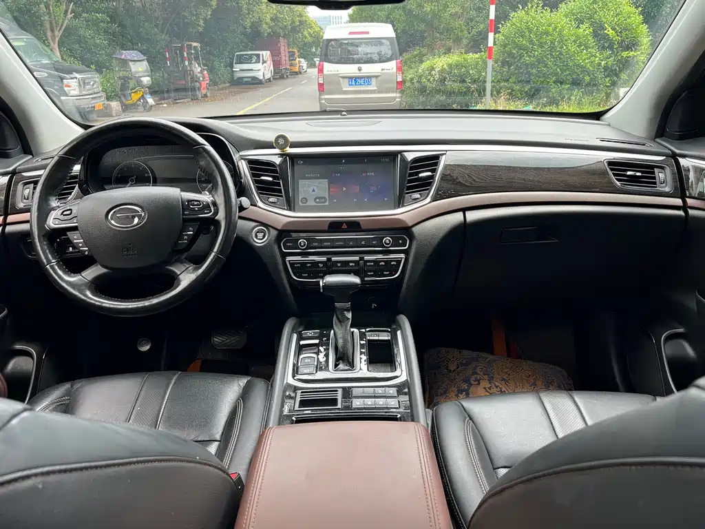 GAC Motor Trumpchi GS8 2017 — фото 11