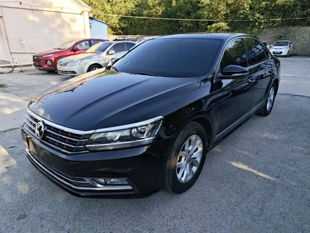 Volkswagen Passat 2018 — фото 1