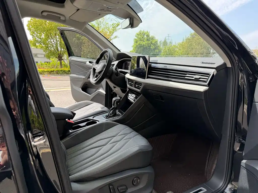 Volkswagen Tiguan L 2023