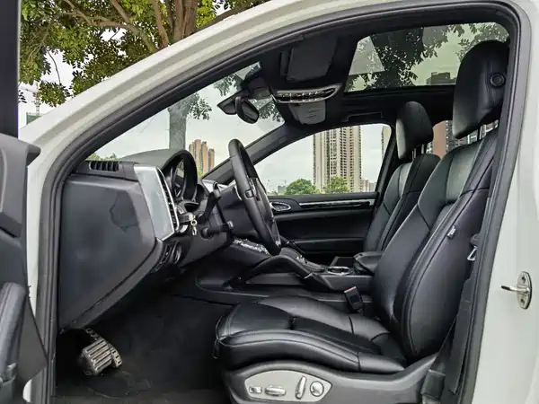 Porsche Cayenne 2011