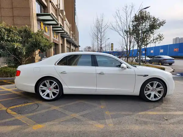 Bentley Flying Spur 2016