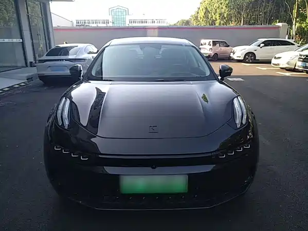 Zeekr 001 2022