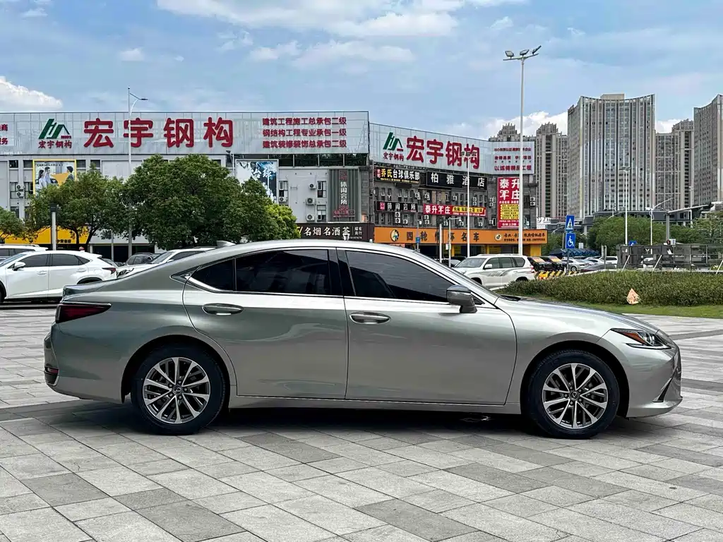 Lexus ES 2022 — фото 5