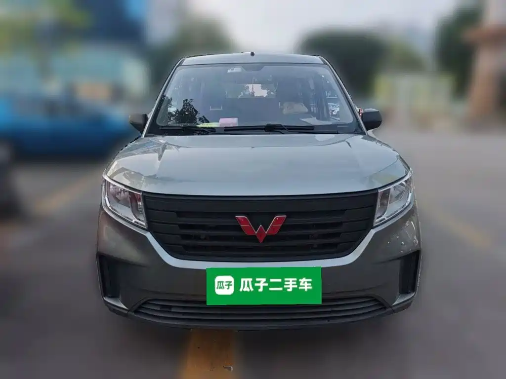 Wuling Hongguang PLUS 2022