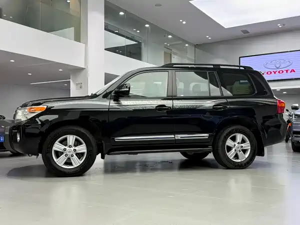 Toyota Land Cruiser 2012