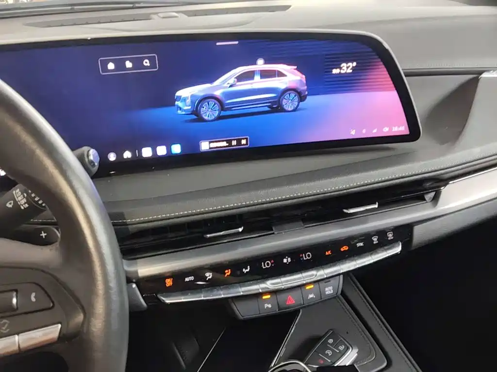 Cadillac XT4 2024 — фото 13