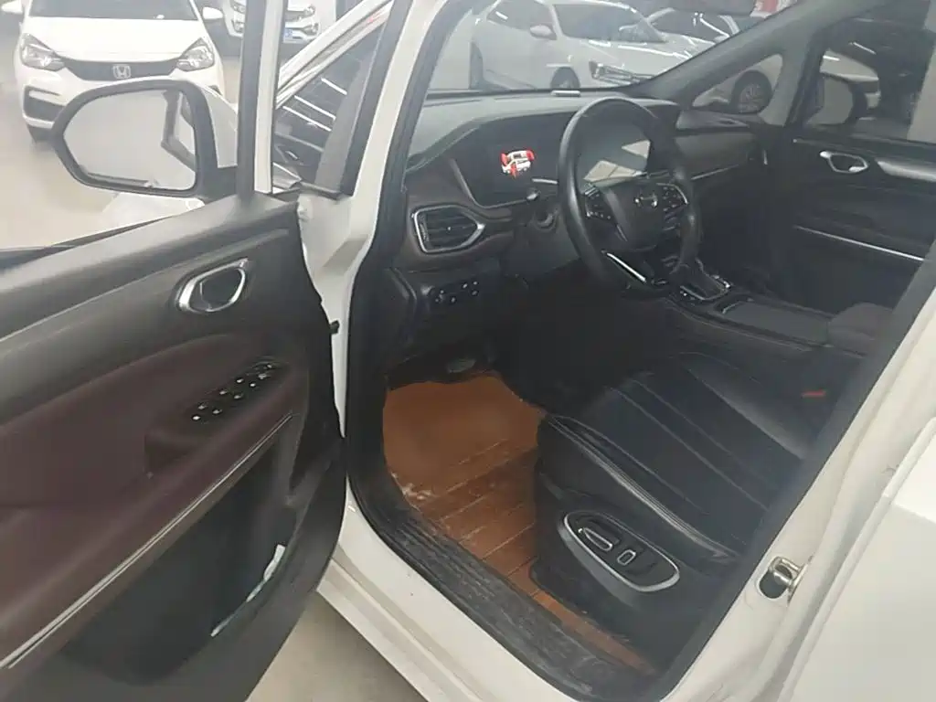 GAC Trumpchi M6 2021 — фото 16