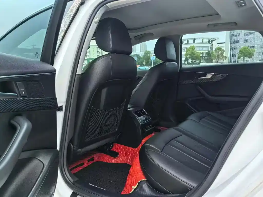 Audi A4L 2018