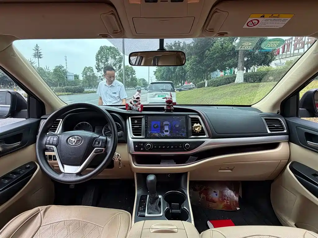 Toyota Highlander 2017 — фото 11