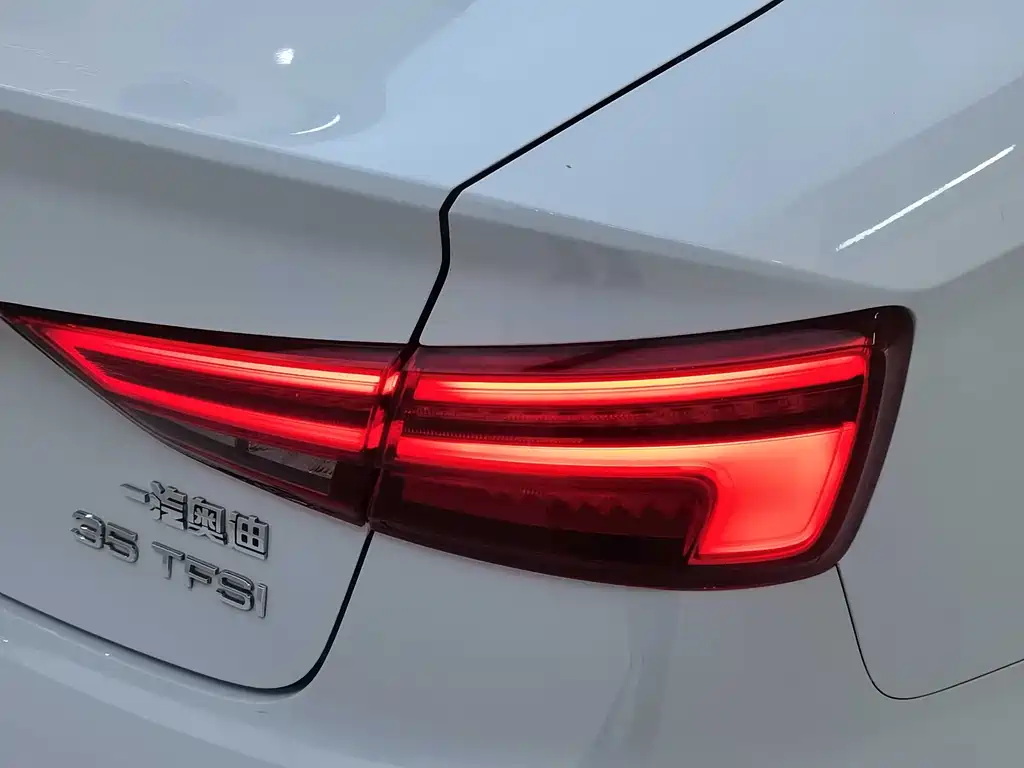 Audi A3 2018 — фото 20