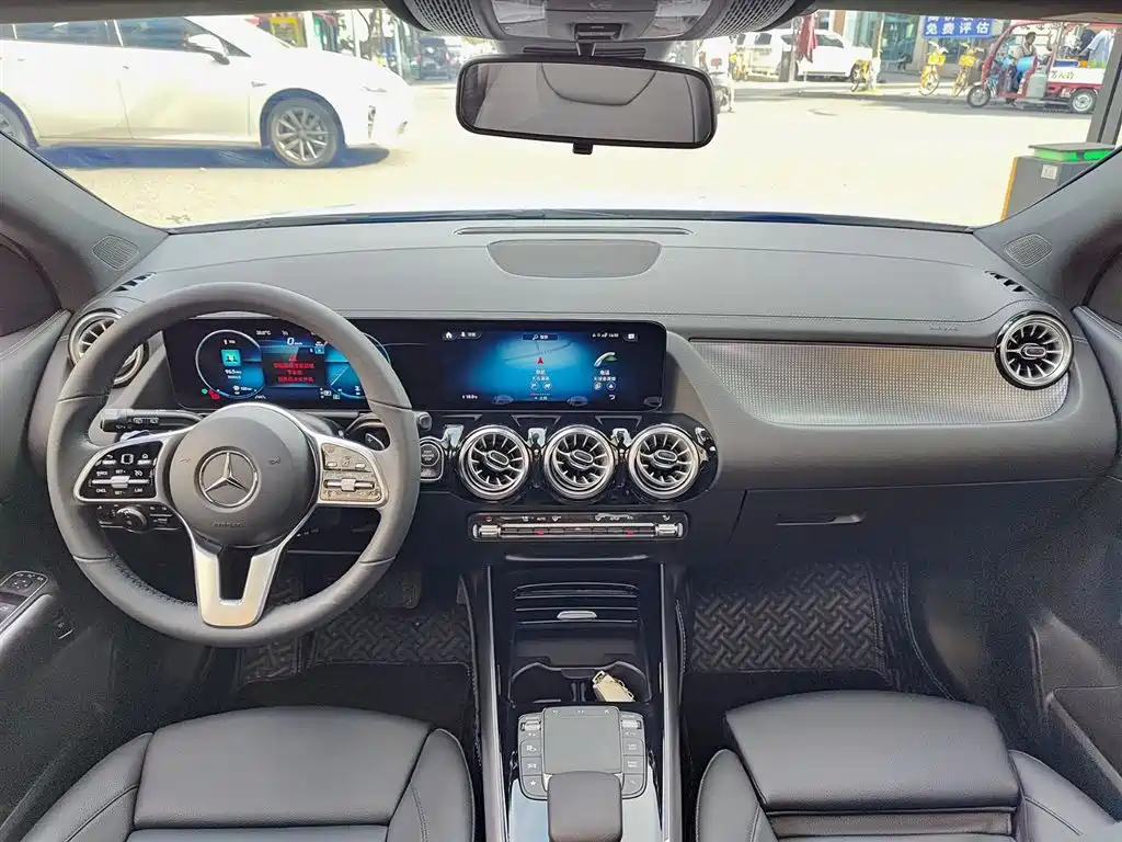 Mercedes-Benz GLA 2023 — фото 10