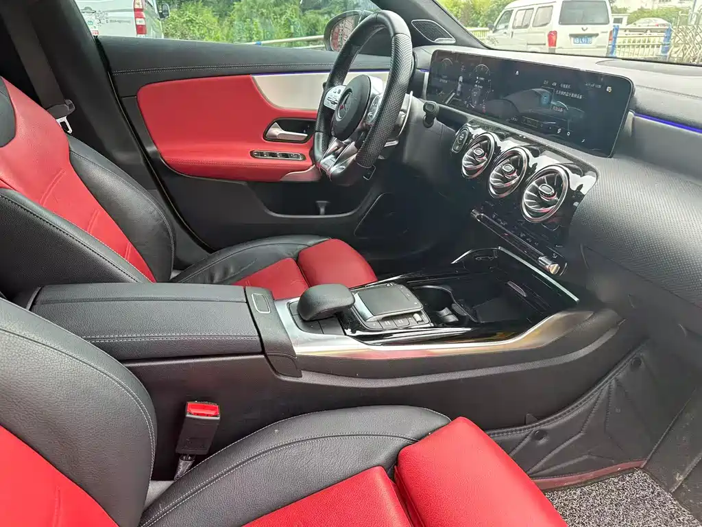 Mercedes-Benz CLA AMG 2023 — фото 6