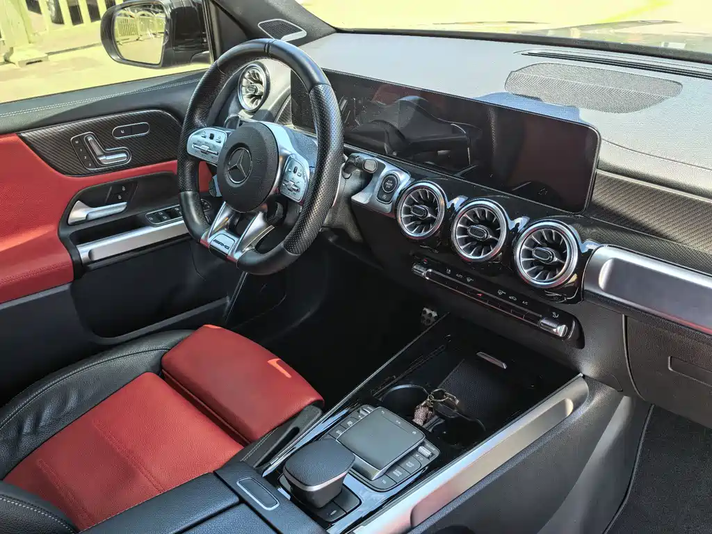 Mercedes-Benz GLB AMG 2024