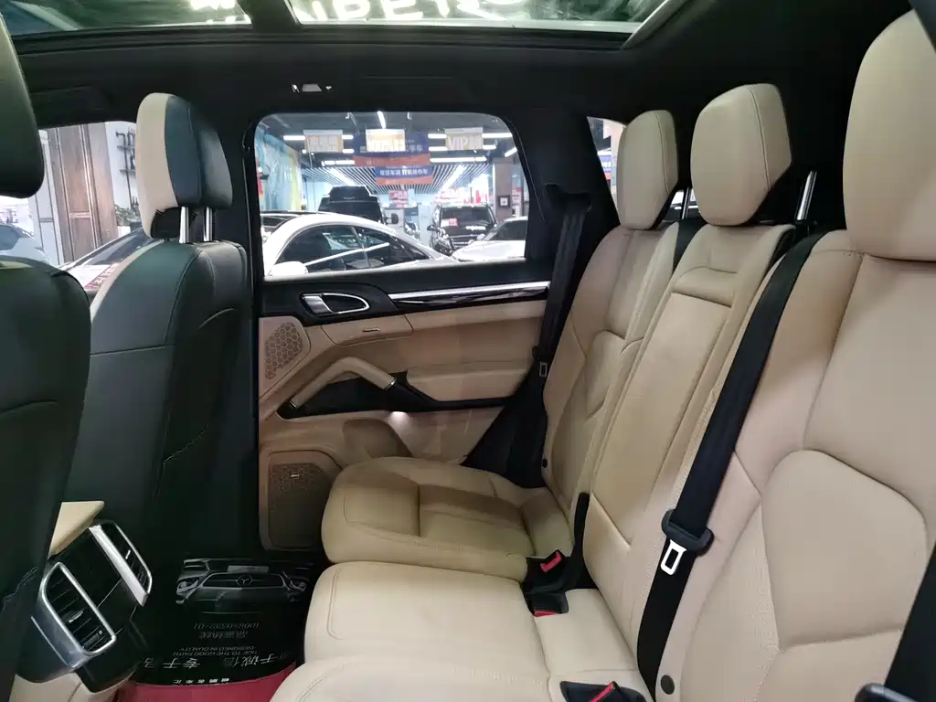 Porsche Cayenne 2015 — фото 10