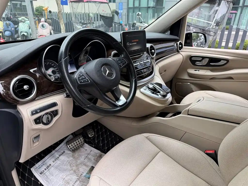 Mercedes-Benz V-Class 2018 — фото 7