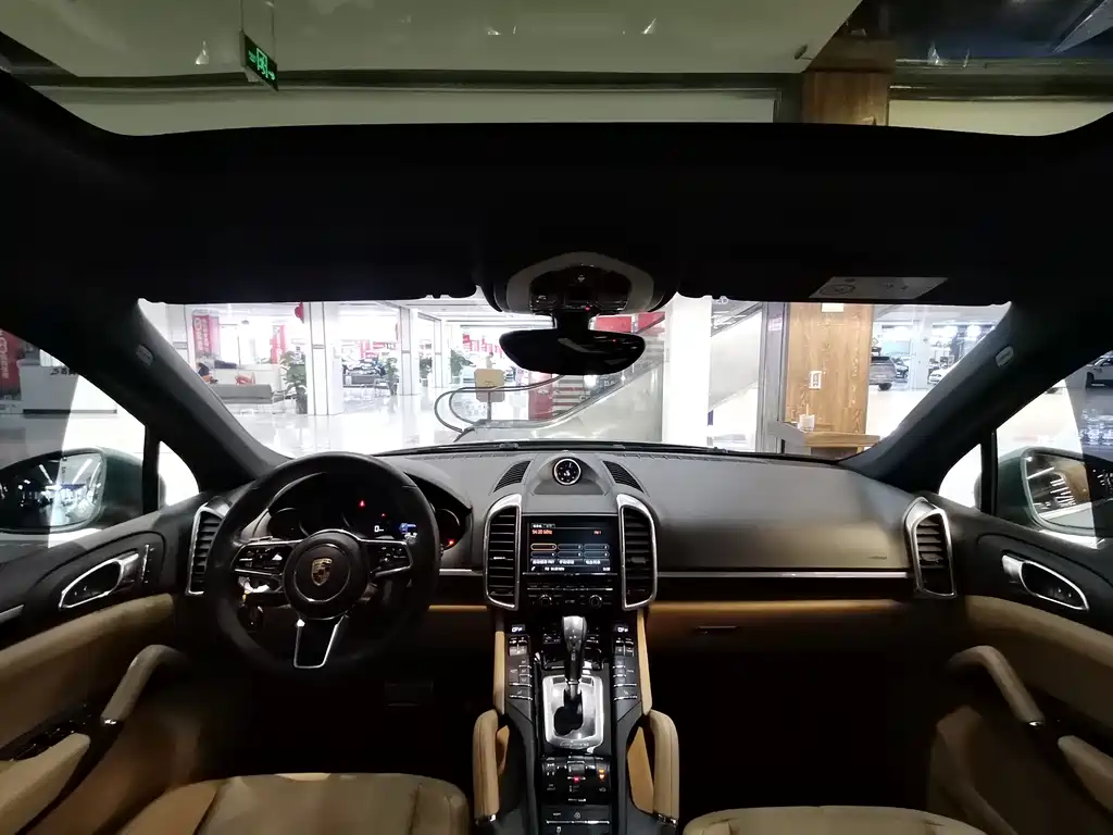 Porsche Cayenne 2015 — фото 13
