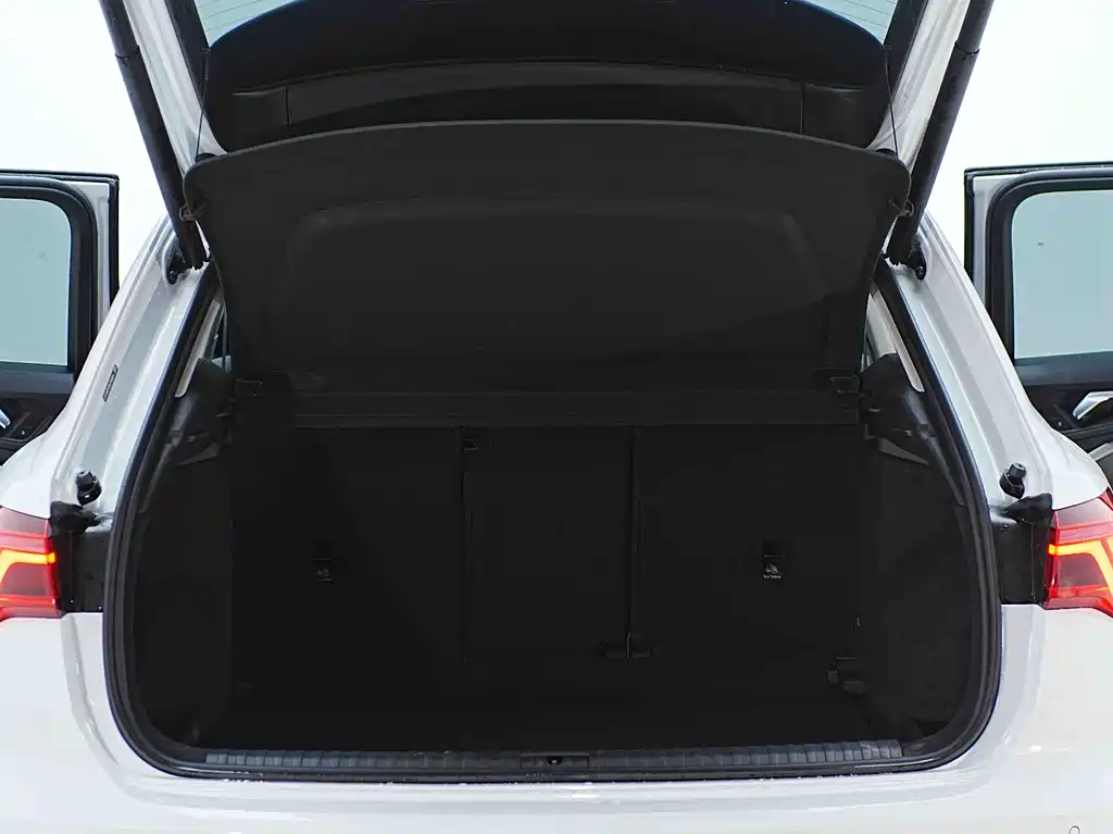 Audi Q3 2023 — фото 15
