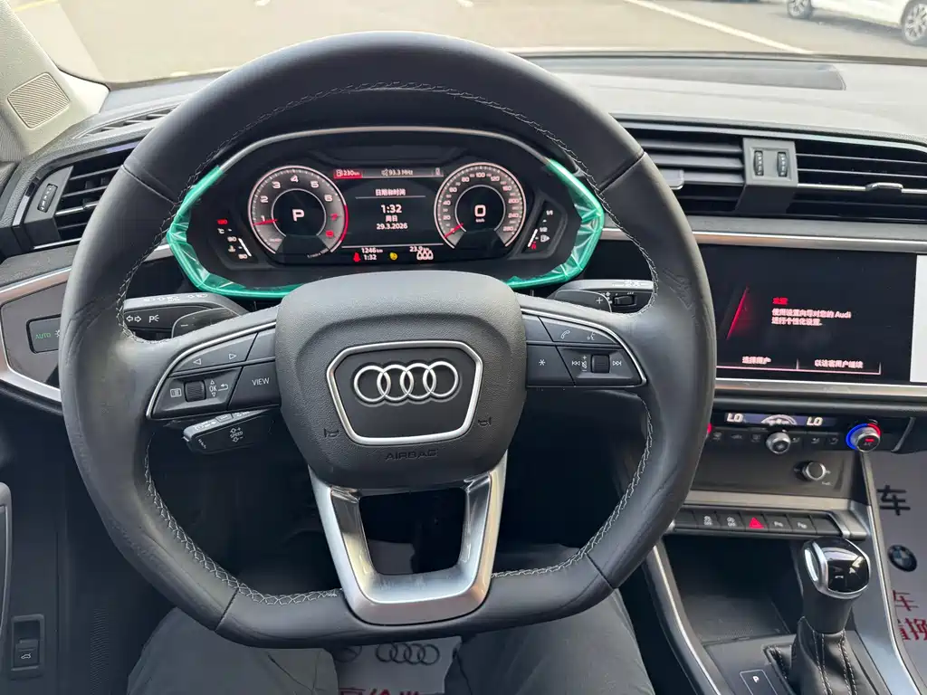 Audi Q3 2023 — фото 14