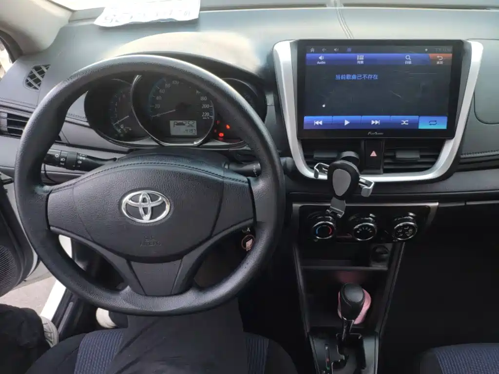 Toyota Yaris L 2019 — фото 10