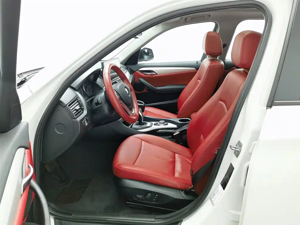 BMW X1 2015 — фото 10