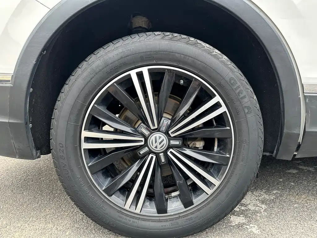 Volkswagen Tiguan L 2020 — фото 12