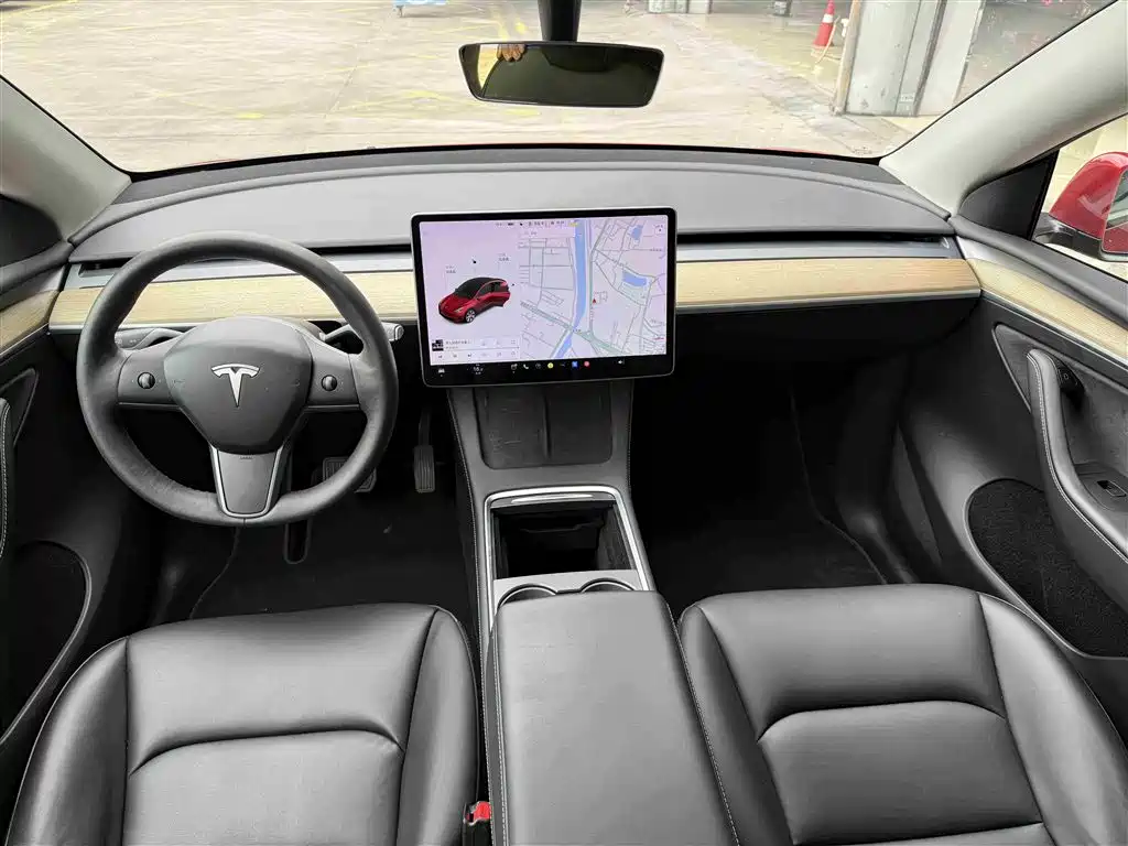 Tesla Model Y 2021 — фото 11