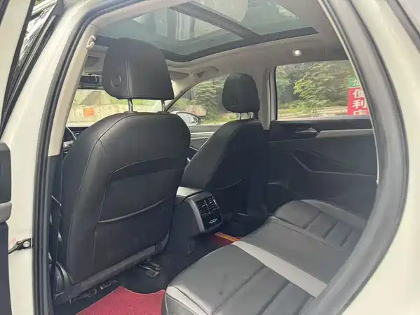 Volkswagen Sagitar 2020