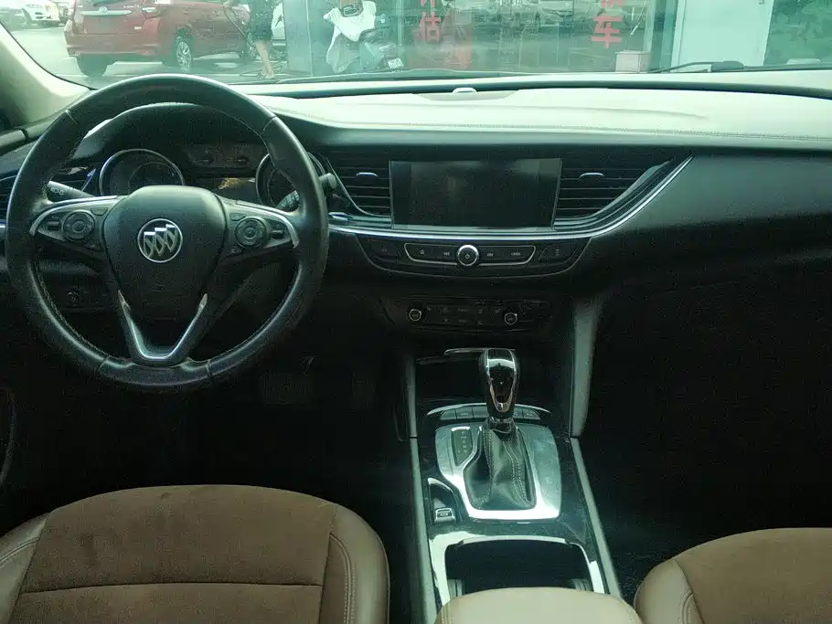 Buick Regal 2019 — фото 12