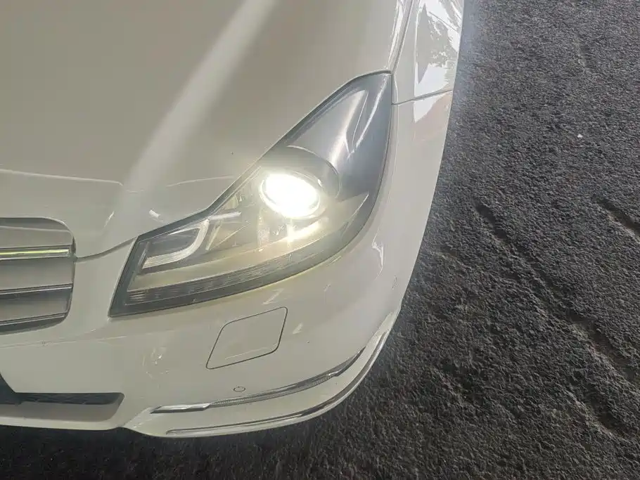 Mercedes-Benz C-Class 2011