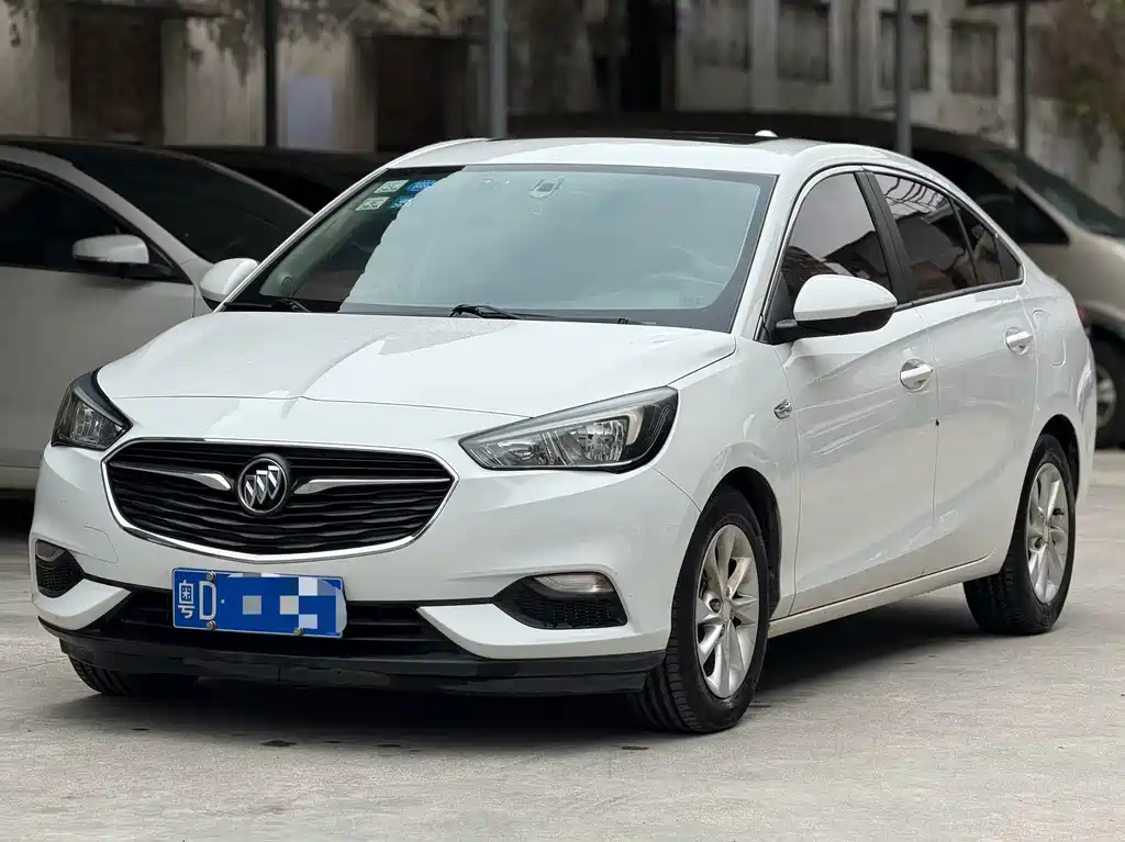 Buick Excelle 2018 — фото 1
