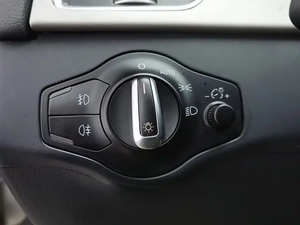 Audi A4L 2016 — фото 21