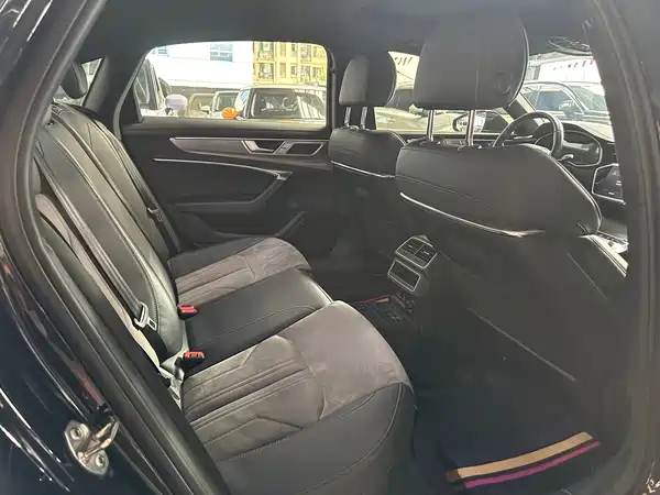 Audi A6L 2023