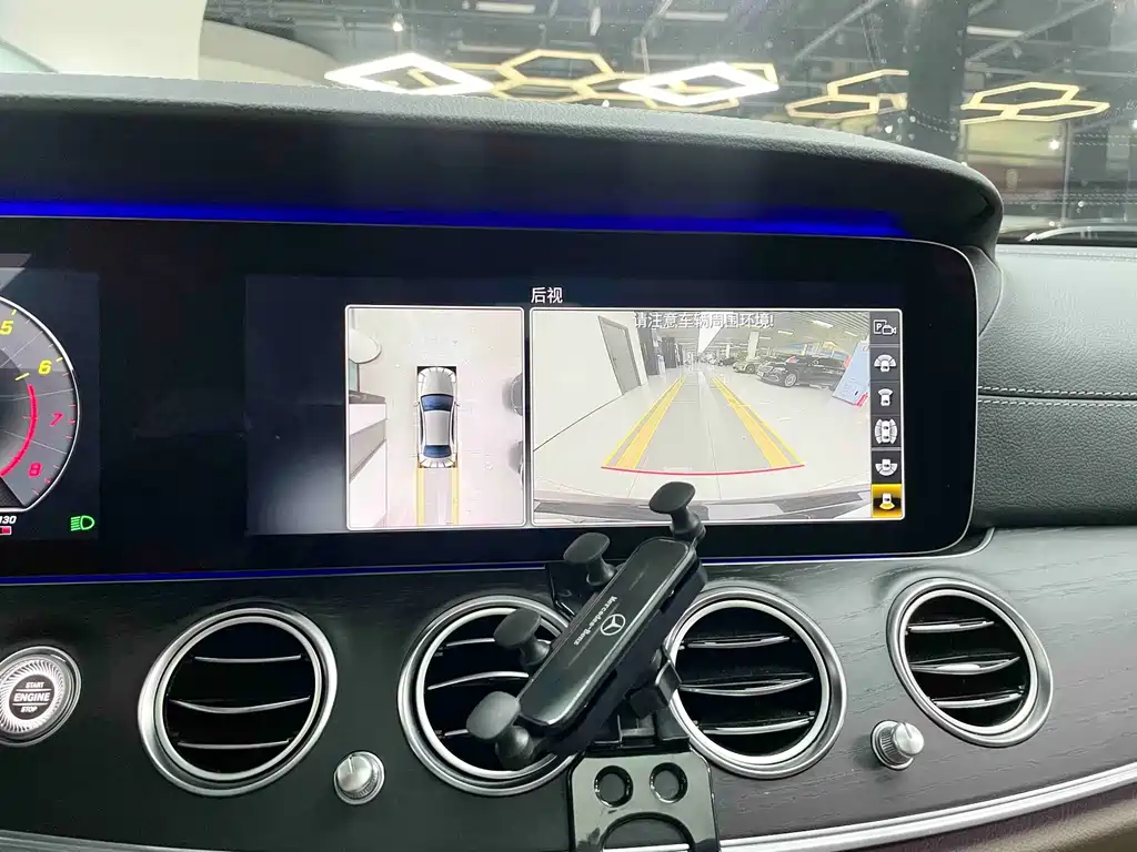 Mercedes-Benz E-Class 2020 — фото 17