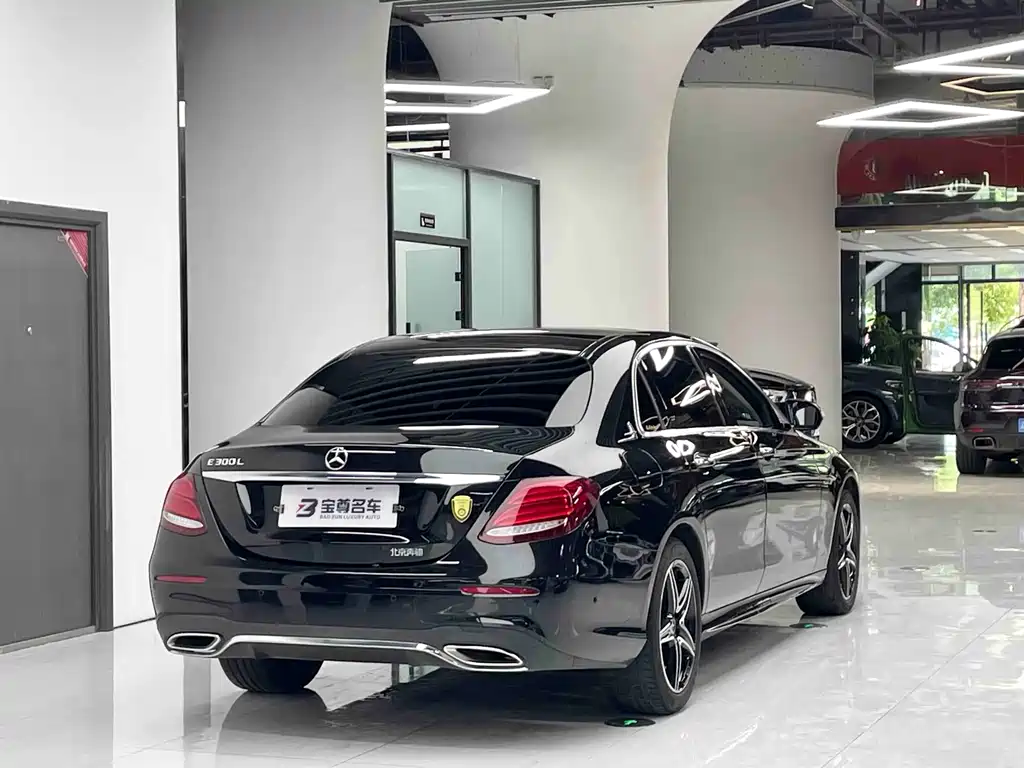 Mercedes-Benz E-Class 2020 — фото 19