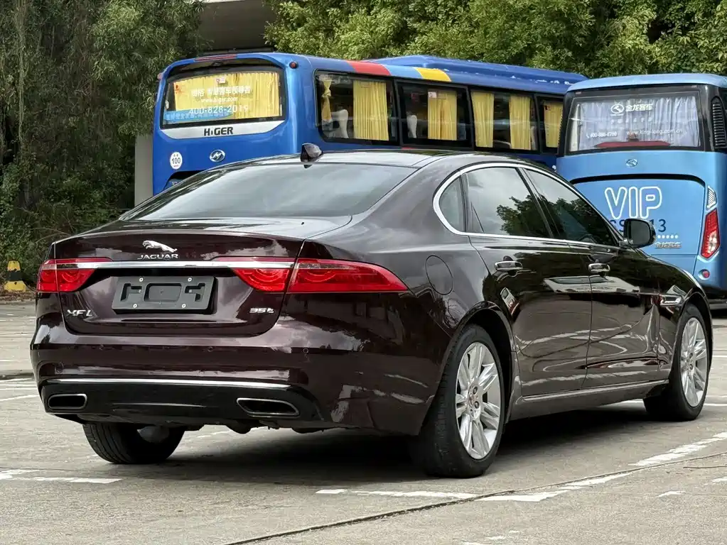 Jaguar XFL 2018 — фото 18