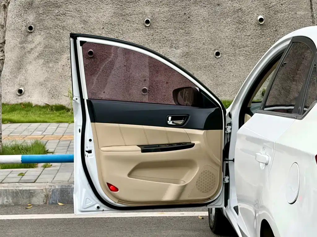 Changan Eado 2016 — фото 21