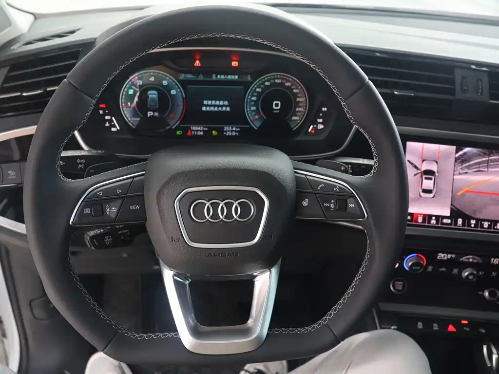Audi Q3 2023 — фото 15