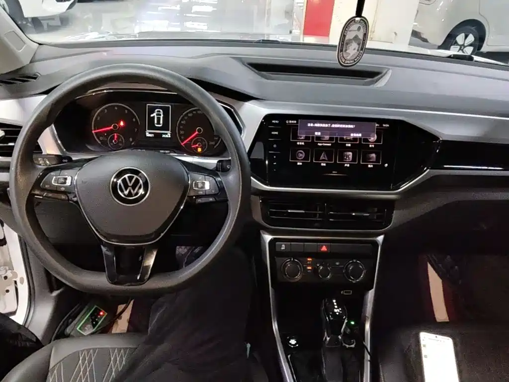 Volkswagen T-Cross 2021 — фото 10